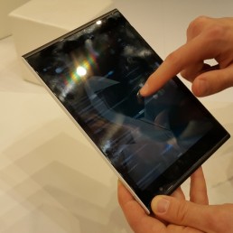 Jolla Tablet radi na Sailfish operativnom sustavu, a predstavljen je u Barceloni