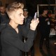 Justin Bieber - voli HTC i Apple, brani ih i od policije