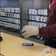 Klinac razbio desetke iPhone mobitela u Apple trgovini