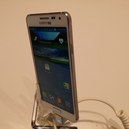 Samsung Galaxy Alpha - da li je zaista takav mužjak?